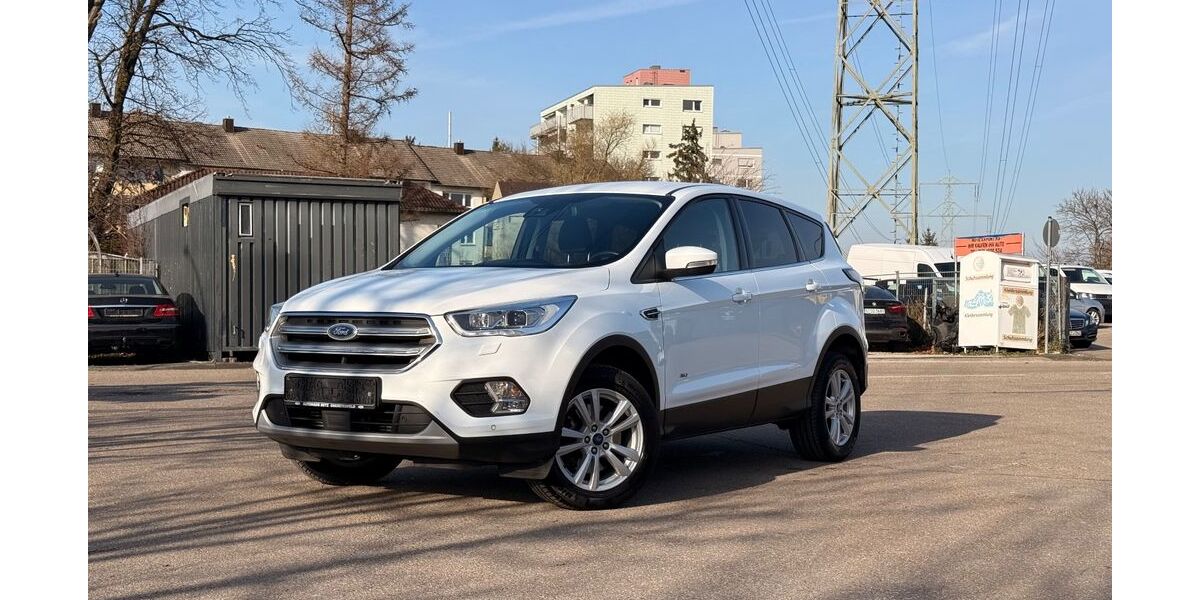 Ford Kuga 154.000 km 12.990 &euro; Asperg 71679