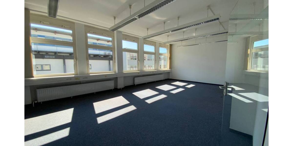 Gewerbeobjekt Sindelfingen Mitte - 6 Zimmer, 2.400&euro; | Angebot:25780763