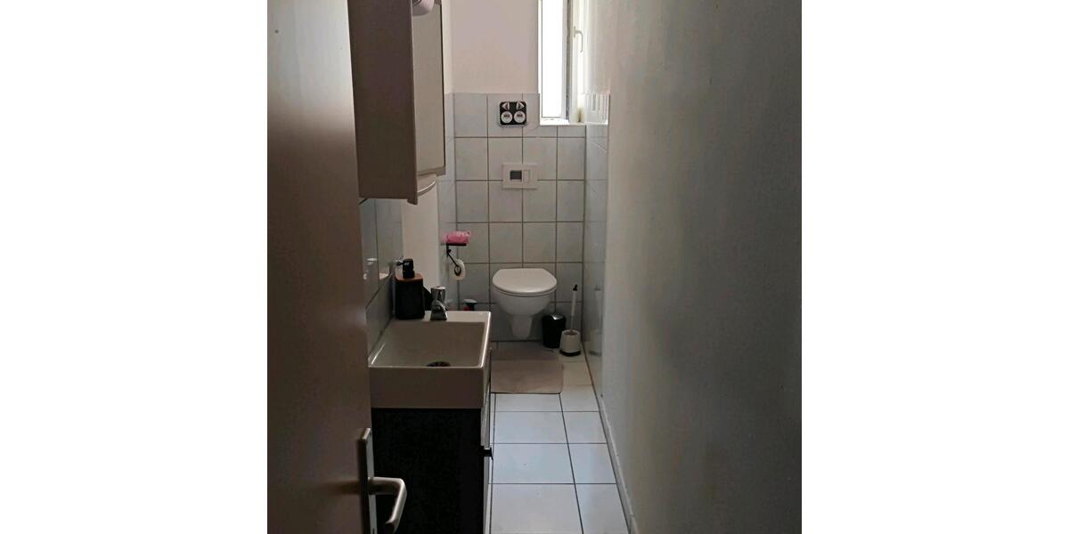 Etagenwohnung Stuttgart Stuttgart-Süd - 20 Zimmer, 80 m&sup2;, 580&euro; | Angebot:26663431