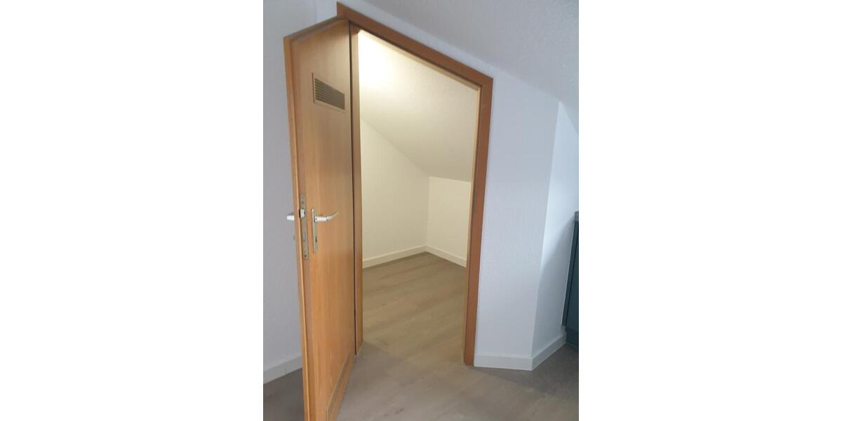Dachgeschoßwohnung Besigheim - 2 Zimmer, 66 m&sup2;, 760&euro; | Angebot:25876539