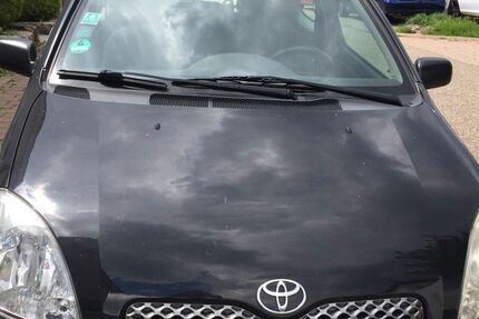 Toyota Yaris 122.500 km 2.500 &euro; Weissach 71287