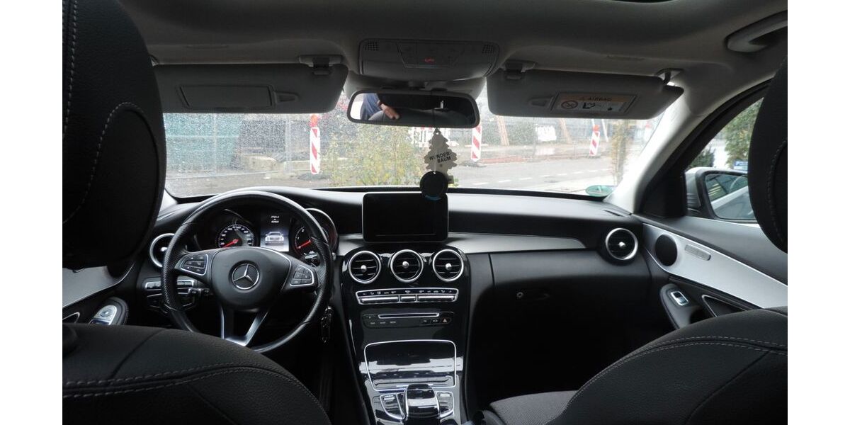 Mercedes-Benz C 300 99.000 km 19.990 &euro; Stuttgart 70565