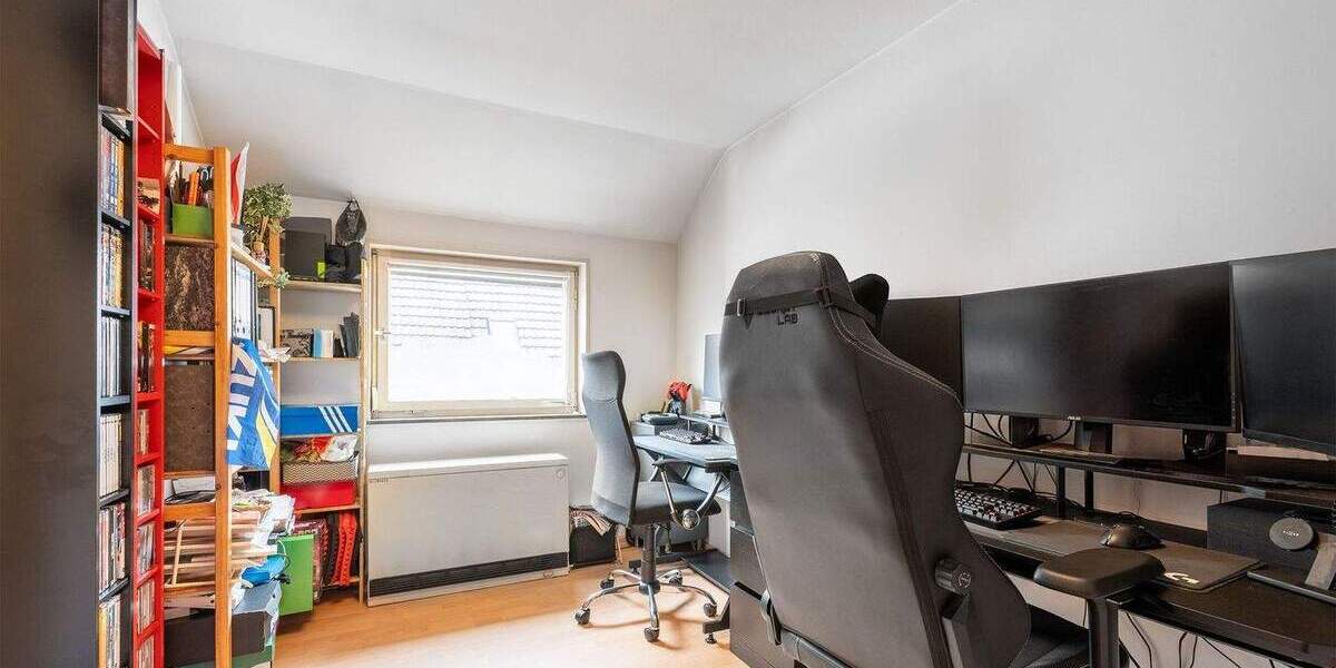 Mehrfamilienhaus, Wohnhaus Stuttgart Degerloch - 9 Zimmer, 140 m&sup2;, 740.000&euro; | Angebot:25685475