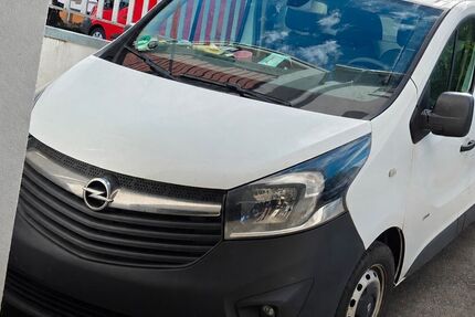 Opel Vivaro 174.000 km 8.800 &euro; Vaihingen 71665