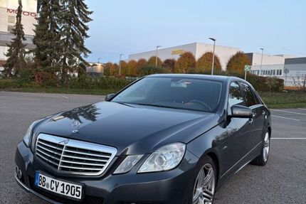 Mercedes-Benz E 200 183.000 km 7.499 &euro; Sindelfingen 71065