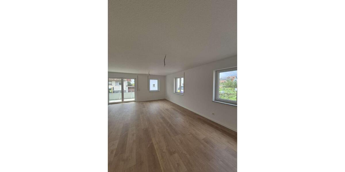 Etagenwohnung Vaihingen an der Enz - 4 Zimmer, 82 m&sup2;, 1.110&euro; | Angebot:25051722