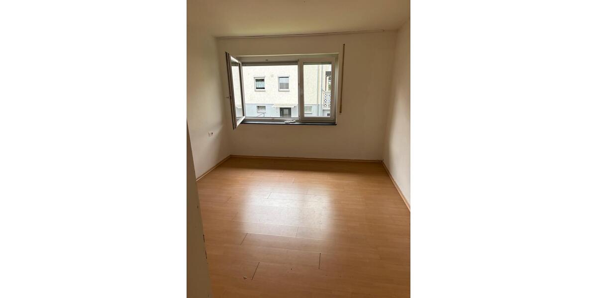 Etagenwohnung Backnang - 3 Zimmer, 7 m&sup2;, 1.000&euro; | Angebot:26676218