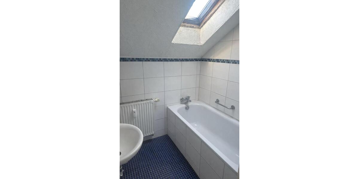 Dachgeschoßwohnung Remseck am Neckar - 3 Zimmer, 65 m&sup2;, 850&euro; | Angebot:25968283