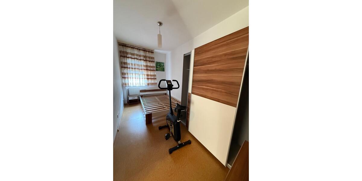 Etagenwohnung Stuttgart Luginsland - 4 Zimmer, 101 m&sup2;, 1.500&euro; | Angebot:25471547