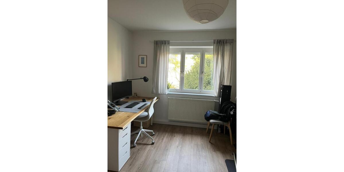 Erdgeschoßwohnung Esslingen am Neckar Brühl - 4 Zimmer, 97 m&sup2;, 1.300&euro; | Angebot:25862059