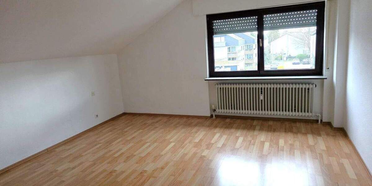 Etagenwohnung Stuttgart Bad Cannstatt - 3 Zimmer, 95 m&sup2;, 348.000&euro; | Angebot:25777167