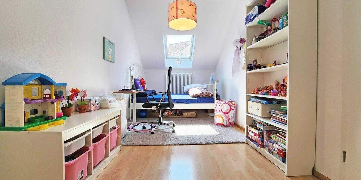 Etagenwohnung Stuttgart Bad Cannstatt - 3 Zimmer, 96 m&sup2;, 398.000&euro; | Angebot:25780885