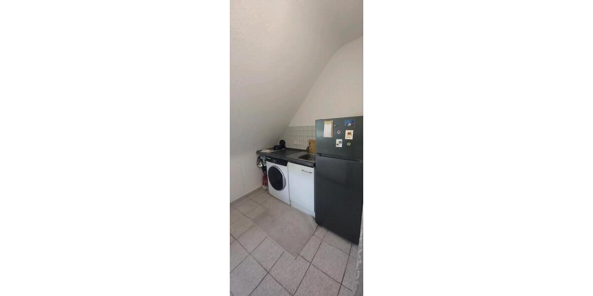 Dachgeschoßwohnung Stuttgart Feuerbach - 1 Zimmer, 38 m&sup2;, 900&euro; | Angebot:26592017