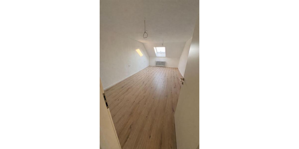 Dachgeschoßwohnung Leonberg - 2 Zimmer, 58 m&sup2;, 880&euro; | Angebot:25945542