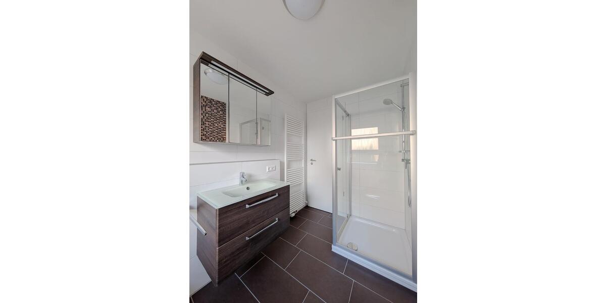 Erdgeschoßwohnung Backnang - 3.5 Zimmer, 93 m&sup2;, 1.350&euro; | Angebot:25994982