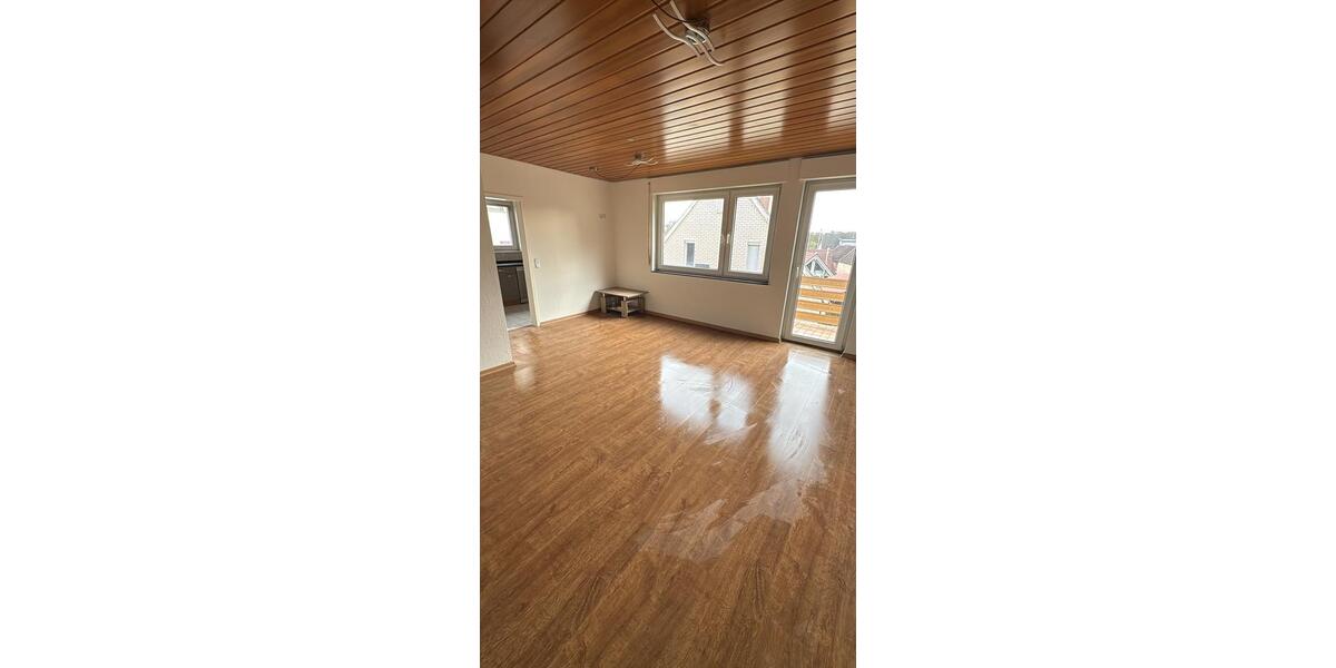 Etagenwohnung Sachsenheim - 3 Zimmer, 75 m&sup2;, 1.150&euro; | Angebot:26037934