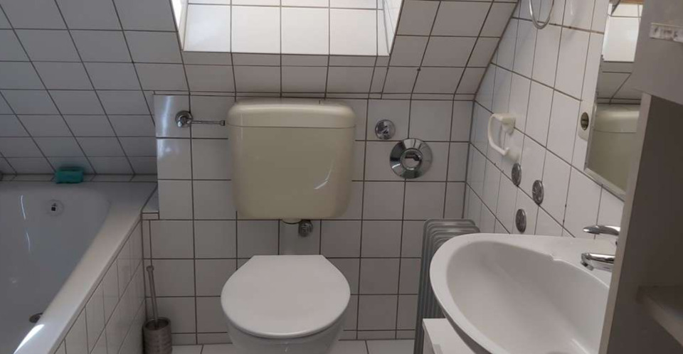 Dachgeschoßwohnung Göppingen - 3 Zimmer, 68 m&sup2;, 1.000&euro; | Angebot:25953907