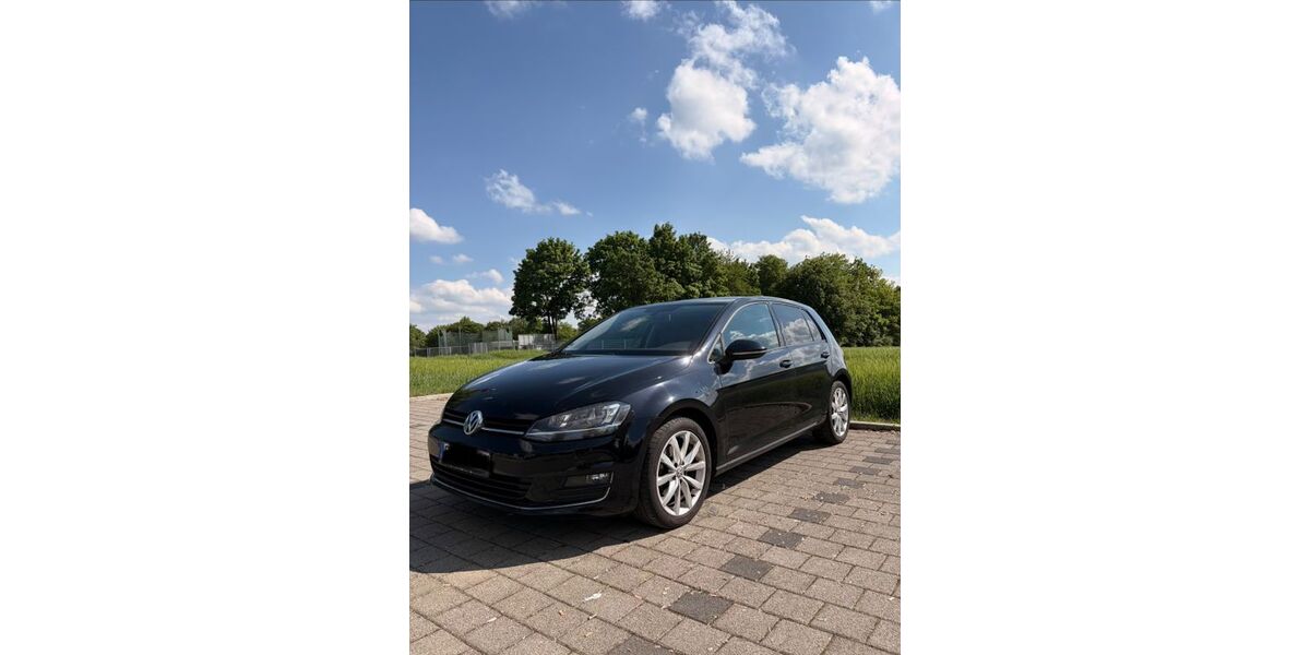 VW Golf 128.000 km 8.999 &euro; Uhingen 73066