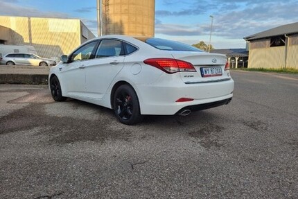 Hyundai i40 162.000 km 5.200 &euro; Stuttgart 70173