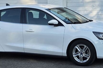Ford Focus 83.000 km 9.000 &euro; Sindelfingen bei Stuttgart 71067