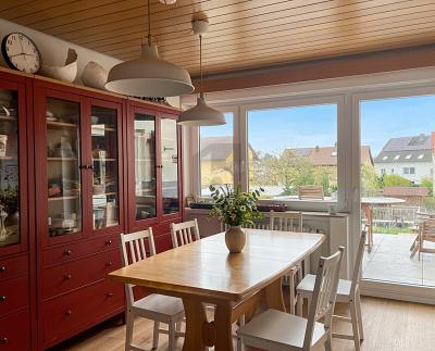 EIN ZUHAUSE MIT MÖGLICHKEITEN - Zweifamilienhaus Sindelfingen | Angebot:27674501