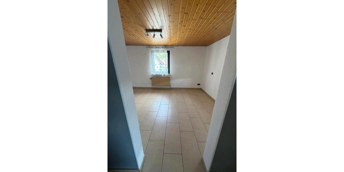 Etagenwohnung Weinstadt - 1 Zimmer, 30 m&sup2;, 500&euro; | Angebot:27609943