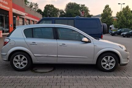 Opel Astra 91.500 km 2.700 &euro; Stuttgart 70439