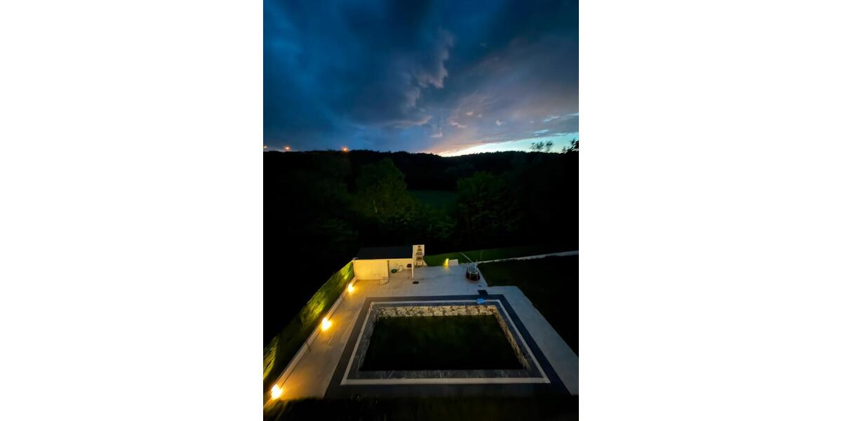 Villa Stuttgart Stuttgart-Mitte - 4 Zimmer, 185 m&sup2;, 320.000&euro; | Angebot:27097928