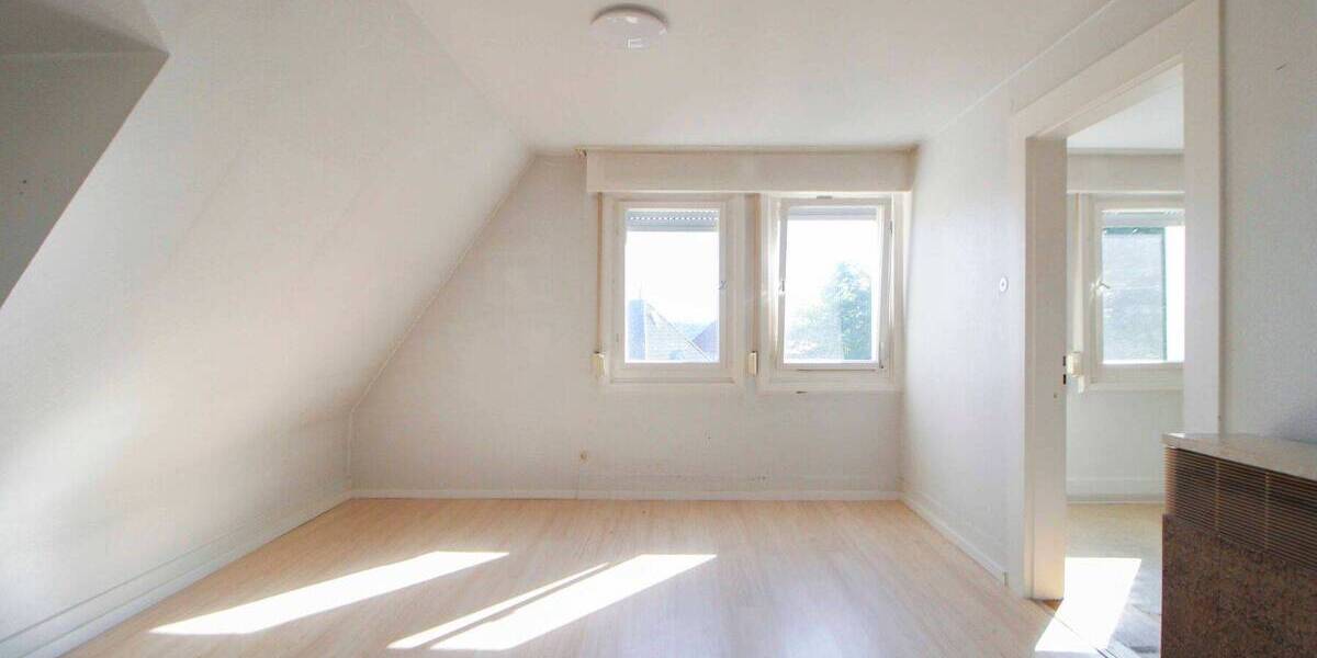 Mehrfamilienhaus, Wohnhaus Stuttgart Botnang - 9 Zimmer, 204 m&sup2;, 980.000&euro; | Angebot:26119209