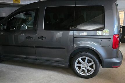 VW Caddy 66.500 km 18.700 &euro; Weinstadt 71384