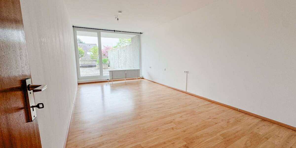 Etagenwohnung Stuttgart Feuerbach - 3.5 Zimmer, 130 m&sup2;, 1.600&euro; | Angebot:25465946