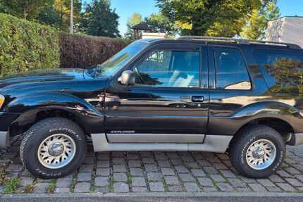 Ford Explorer 147.137 km 4.800 &euro; Ostfildern 73760