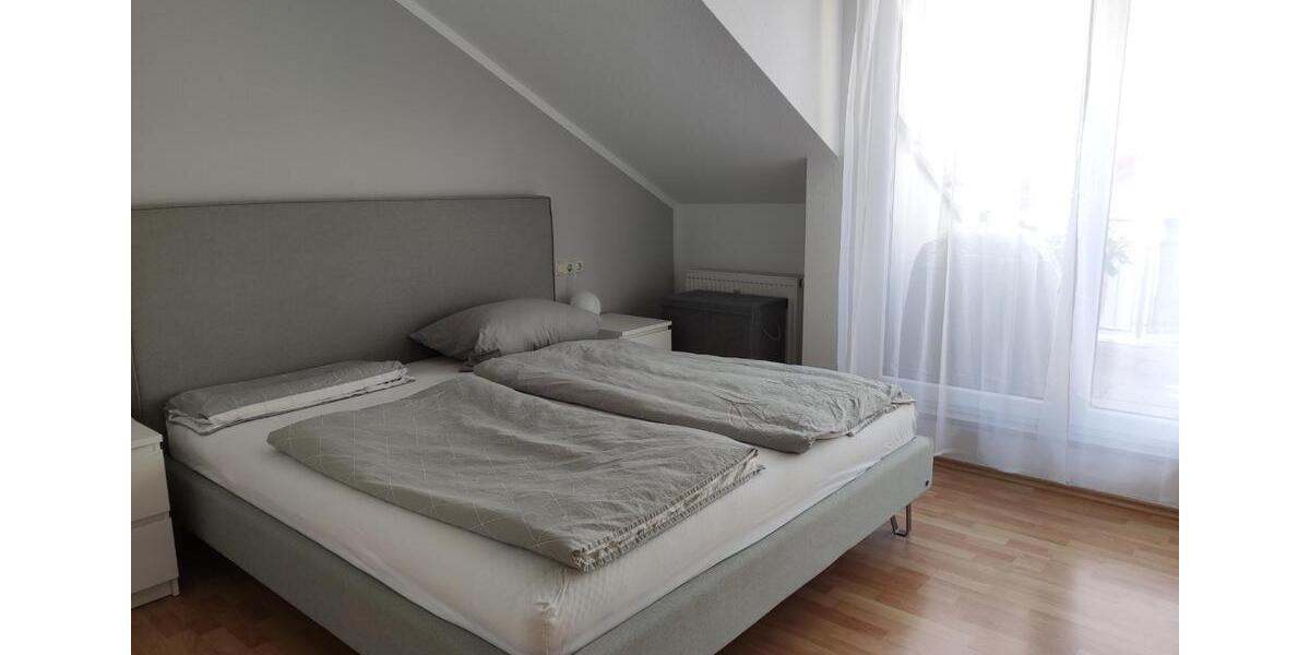 Dachgeschoßwohnung Eberdingen - 6 Zimmer, 122 m&sup2;, 1.500&euro; | Angebot:24369638