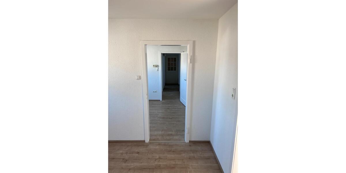 Dachgeschoßwohnung Stuttgart Mühlhausen - 3 Zimmer, 50 m&sup2;, 1.100&euro; | Angebot:25381702