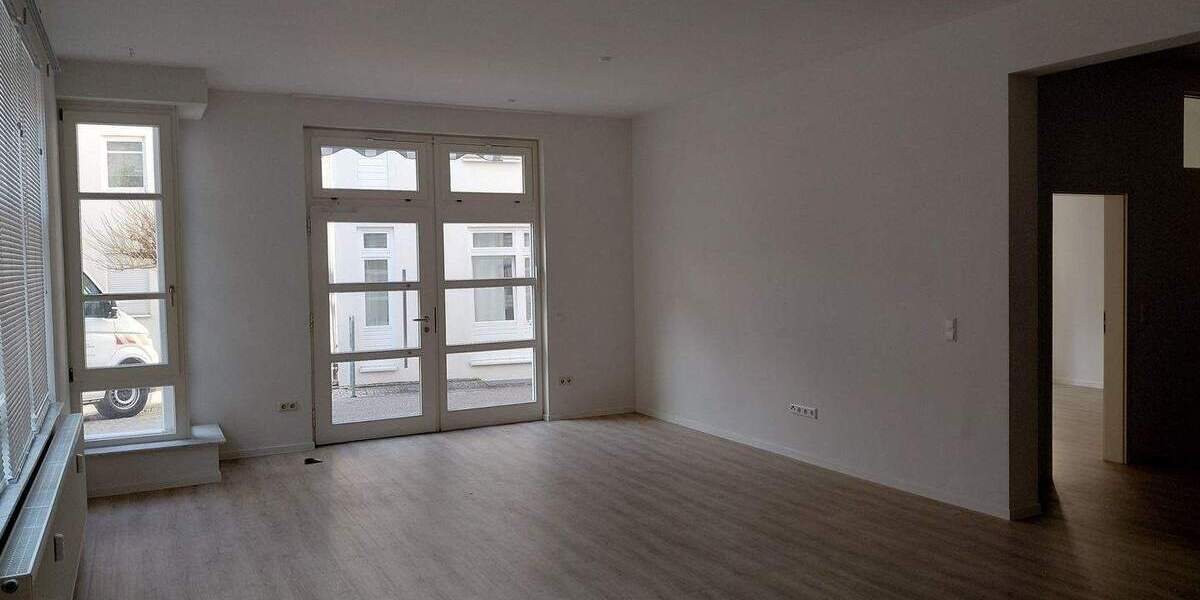 Etagenwohnung Vaihingen an der Enz - 3 Zimmer, 114 m&sup2;, 1.200&euro; | Angebot:25668025