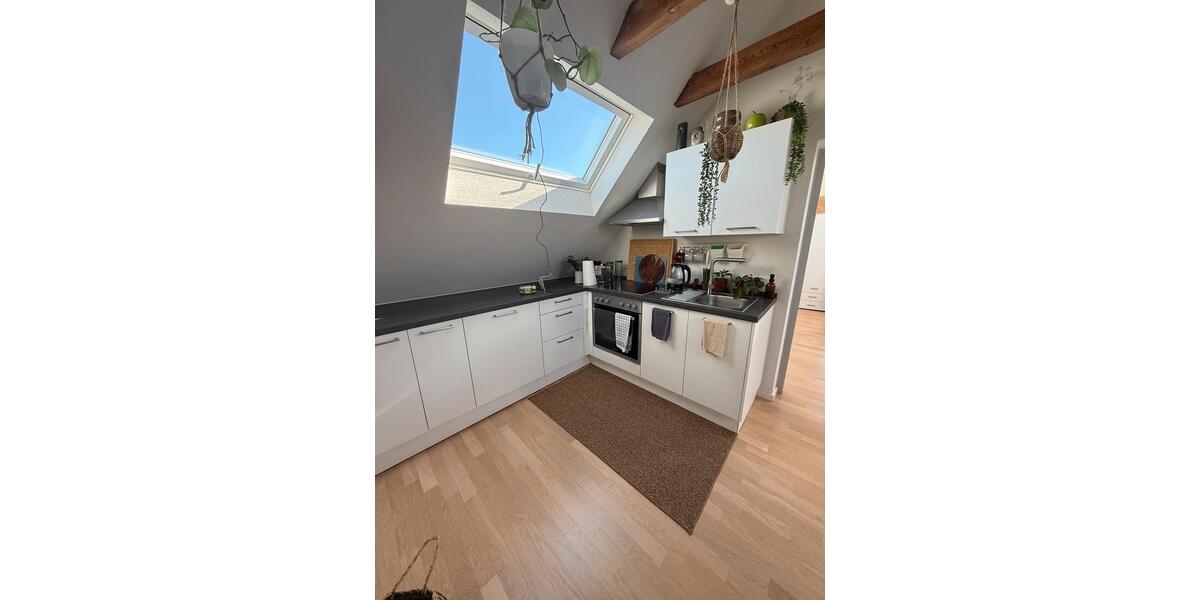 Dachgeschoßwohnung Kirchheim am Neckar - 1.5 Zimmer, 33 m&sup2;, 825&euro; | Angebot:26687964