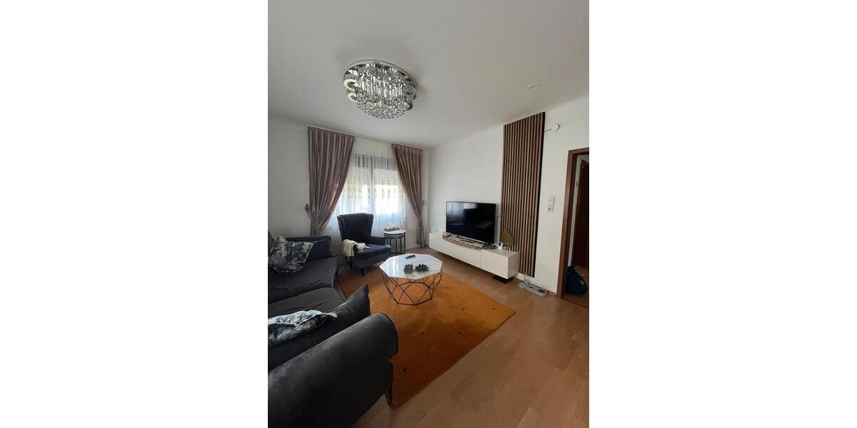 Erdgeschoßwohnung Stuttgart Bad Cannstatt - 3 Zimmer, 80 m&sup2;, 1.500&euro; | Angebot:25262534