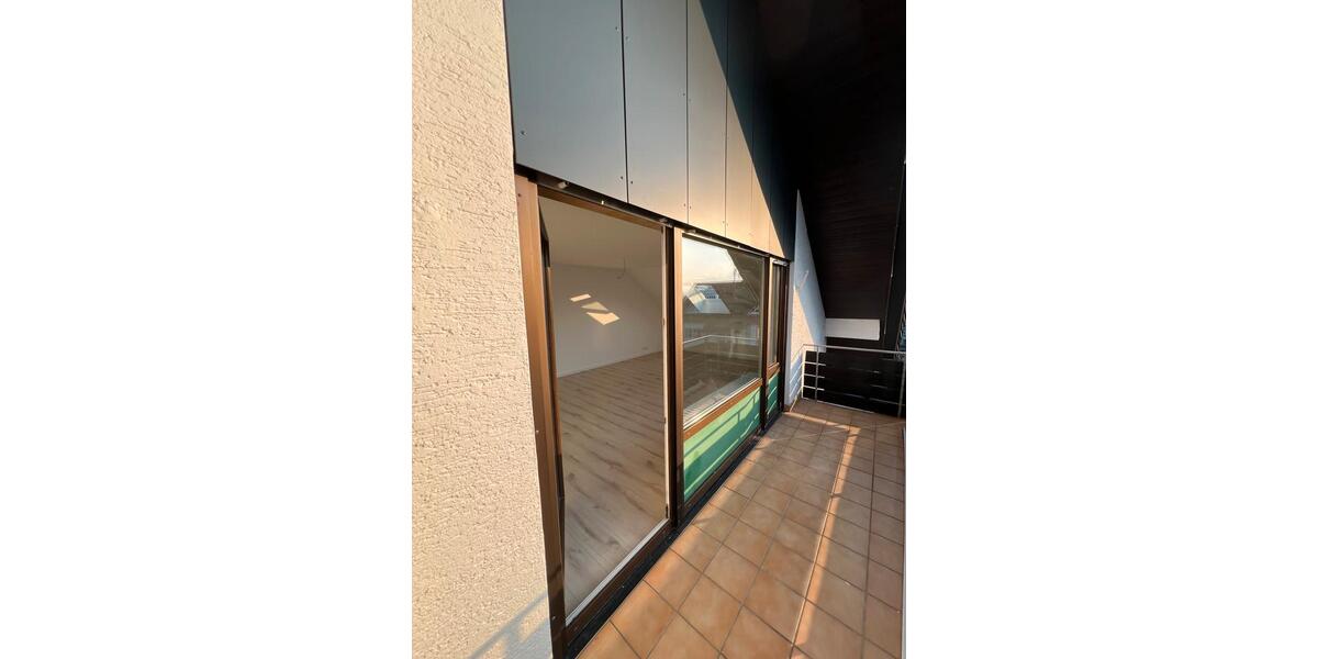 Dachgeschoßwohnung Leonberg - 2 Zimmer, 58 m&sup2;, 880&euro; | Angebot:25893568