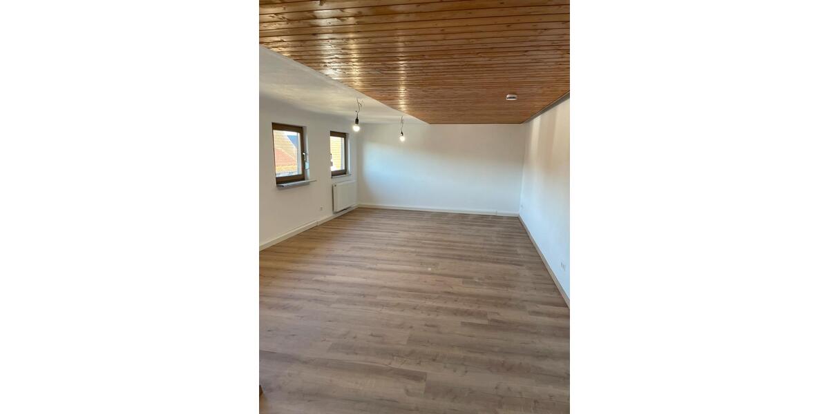 Etagenwohnung Weinstadt - 4 Zimmer, 80 m&sup2;, 1.450&euro; | Angebot:25569297