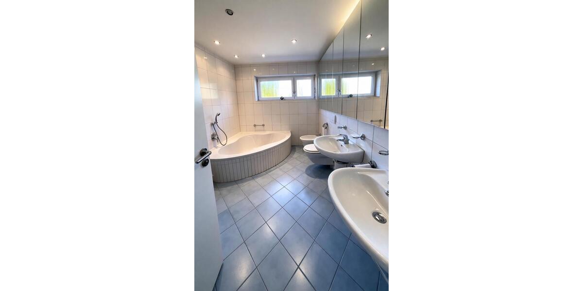 Bungalow Bietigheim-Bissingen Bissingen - 6 Zimmer, 140 m&sup2;, 2.600&euro; | Angebot:25984966