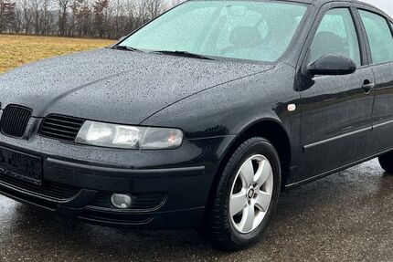 Seat Leon 90.200 km 2.900 &euro; Waldenbuch 71111