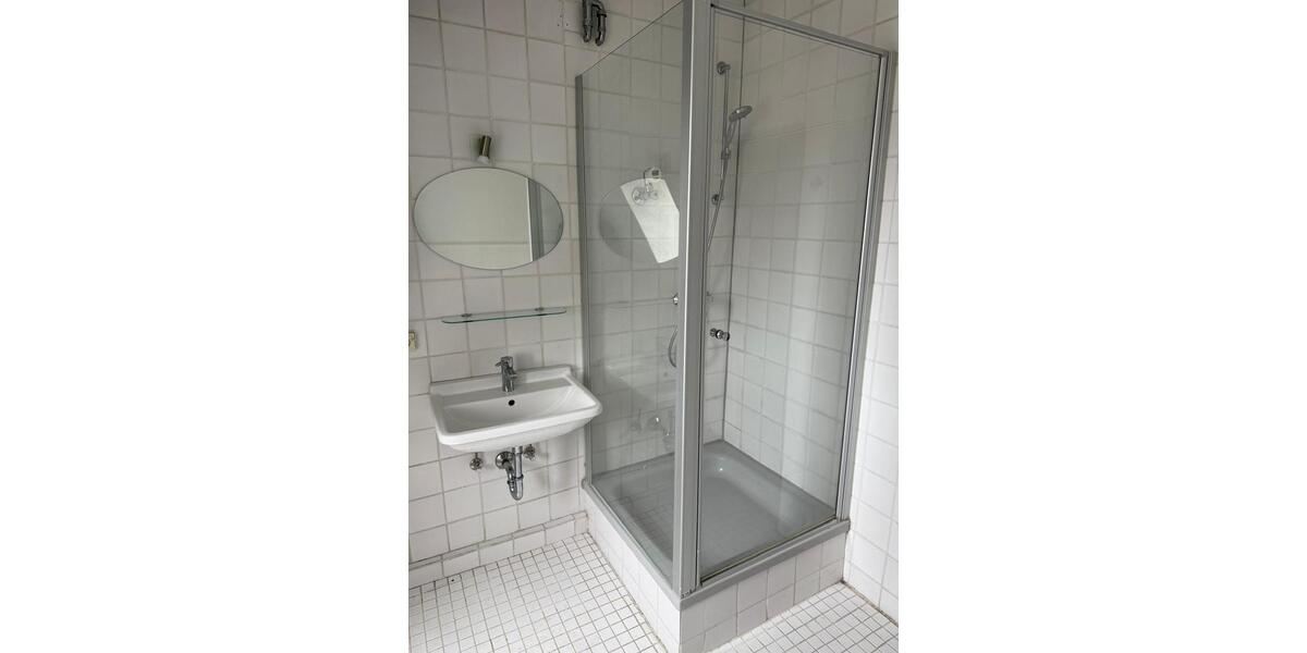 Dachgeschoßwohnung Stuttgart Bad Cannstatt - 3 Zimmer, 88 m&sup2;, 1.090&euro; | Angebot:26039268