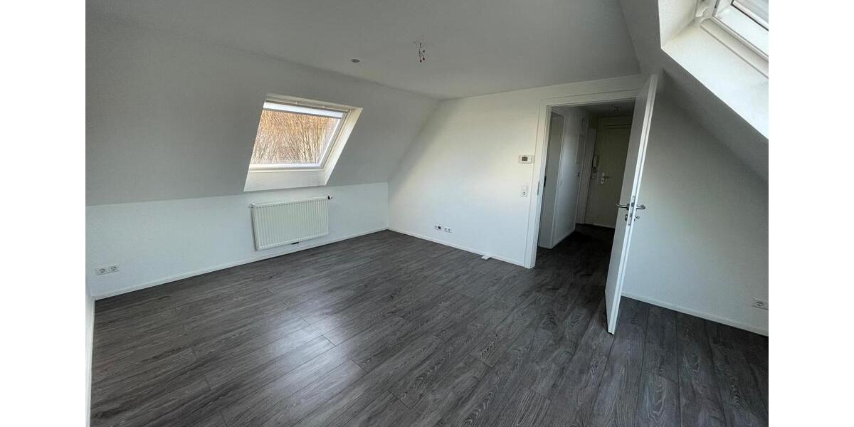 Dachgeschoßwohnung Stuttgart Bad Cannstatt - 2 Zimmer, 46 m&sup2;, 900&euro; | Angebot:24919549