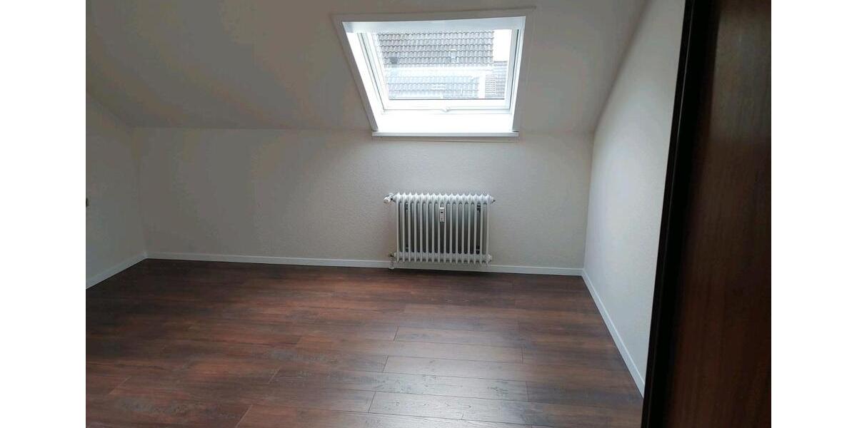 Dachgeschoßwohnung Esslingen am Neckar Pliensauvorstadt - 2 Zimmer, 56 m&sup2;, 750&euro; | Angebot:25982362