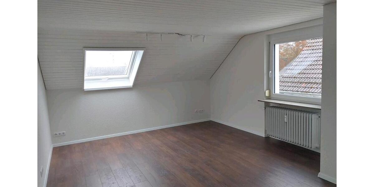 Dachgeschoßwohnung Esslingen am Neckar Pliensauvorstadt - 2 Zimmer, 56 m&sup2;, 750&euro; | Angebot:25982362