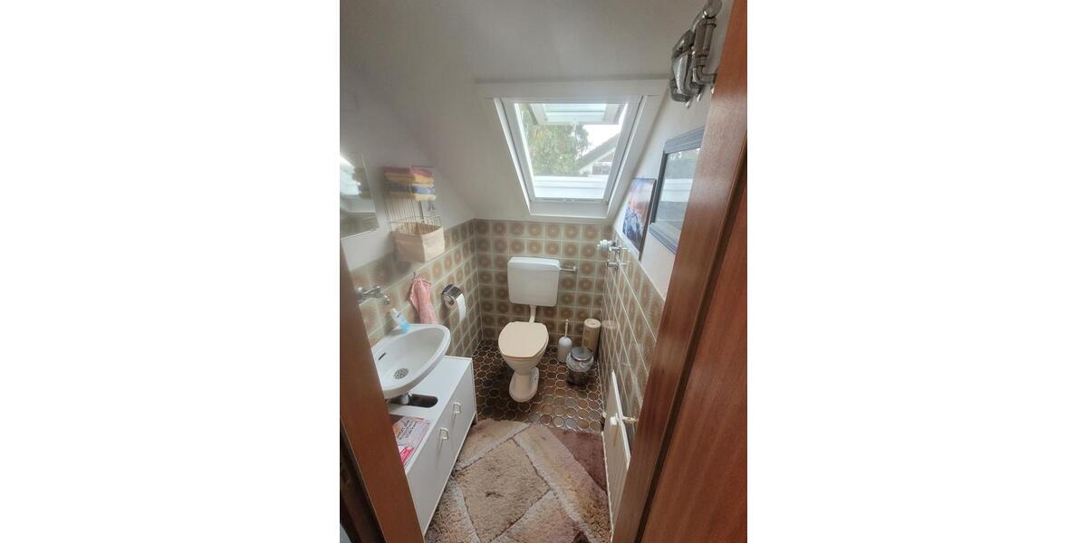 Dachgeschoßwohnung Stuttgart Sillenbuch - 3 Zimmer, 86 m&sup2;, 370.000&euro; | Angebot:24278521