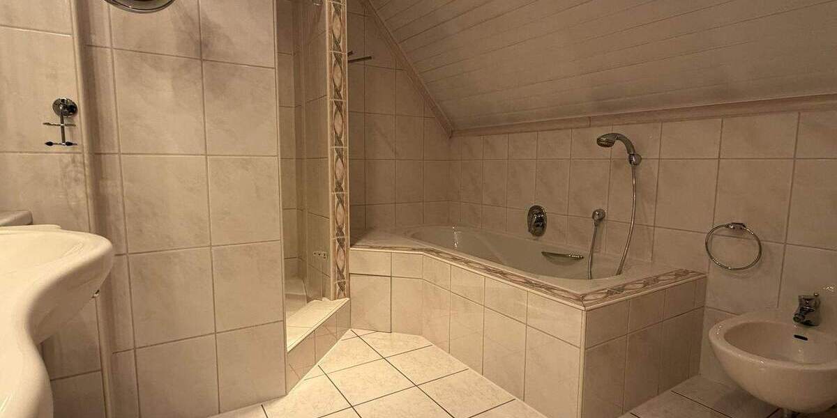 Mehrfamilienhaus, Wohnhaus Dettingen unter Teck - 1 Zimmer, 197 m&sup2;, 745.000&euro; | Angebot:25733069
