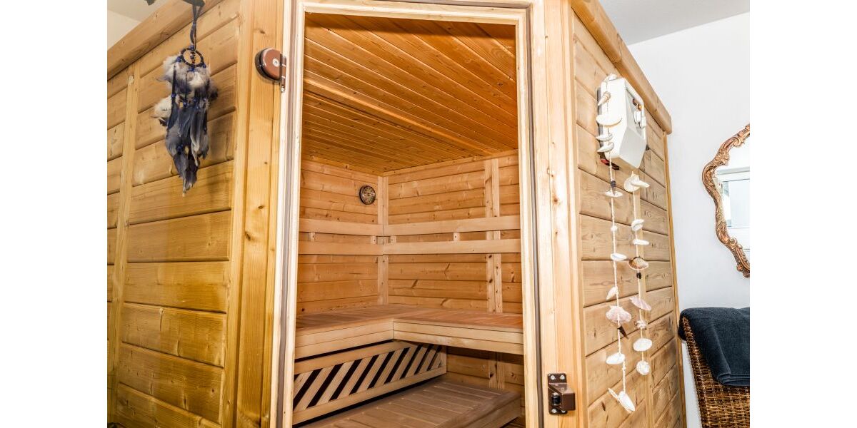 Provisionsfrei* Moderne, großzügige Doppelhaushälfte mit Einliegerwohnung, Garten, Carport, Solaranlage, Sauna & Jacuzzi, bezugsfrei - Doppelhaushälfte Uhingen | Angebot:27685704