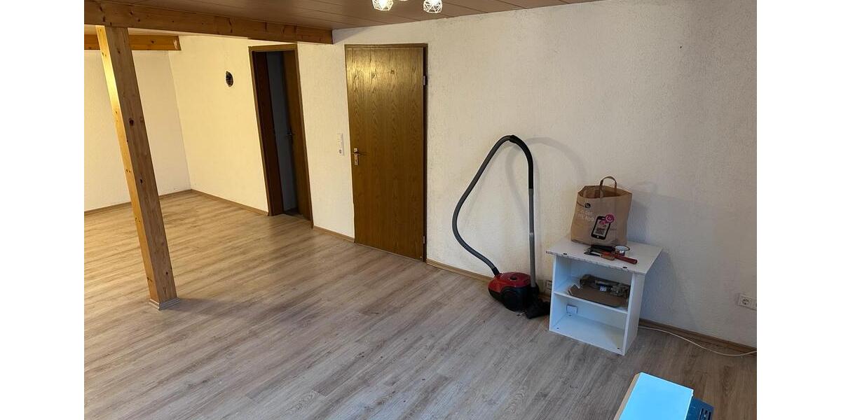 Etagenwohnung Eberdingen - 3 Zimmer, 80 m&sup2;, 1.000&euro; | Angebot:24414396