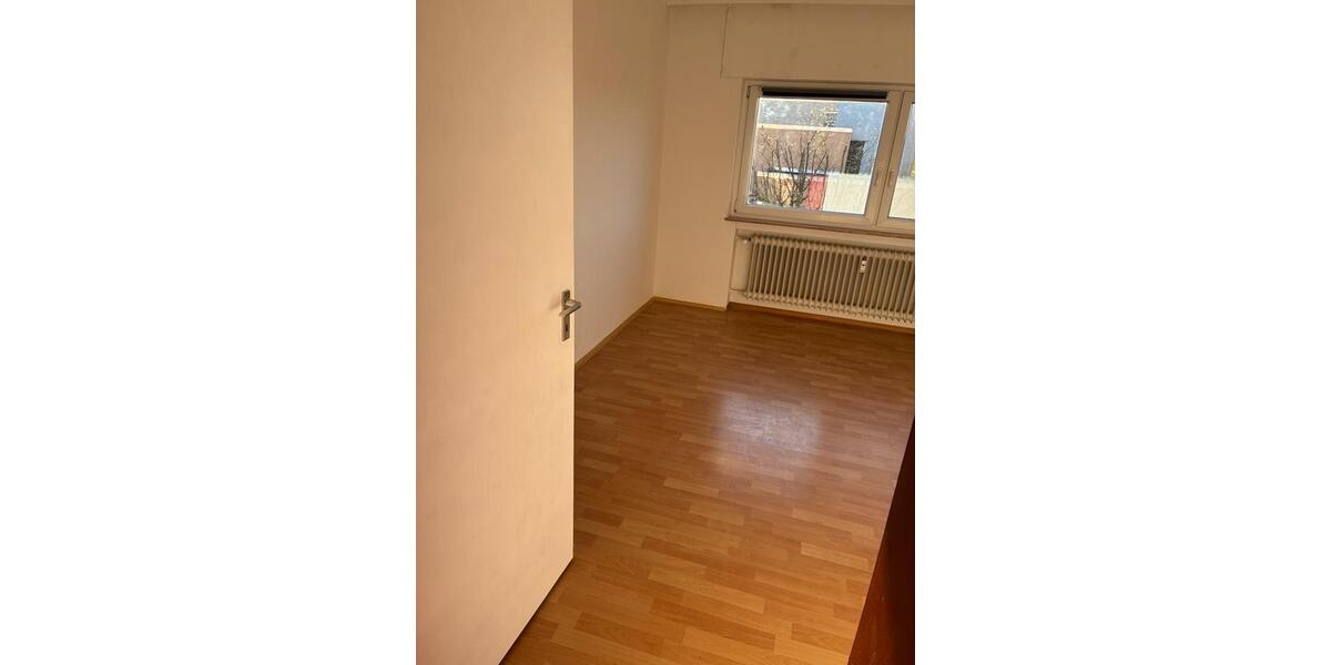 Etagenwohnung Ditzingen - 2 Zimmer, 67 m&sup2;, 1.300&euro; | Angebot:25935923